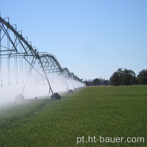 Sistema de irrigação de pivô central subterrâneo para fazenda